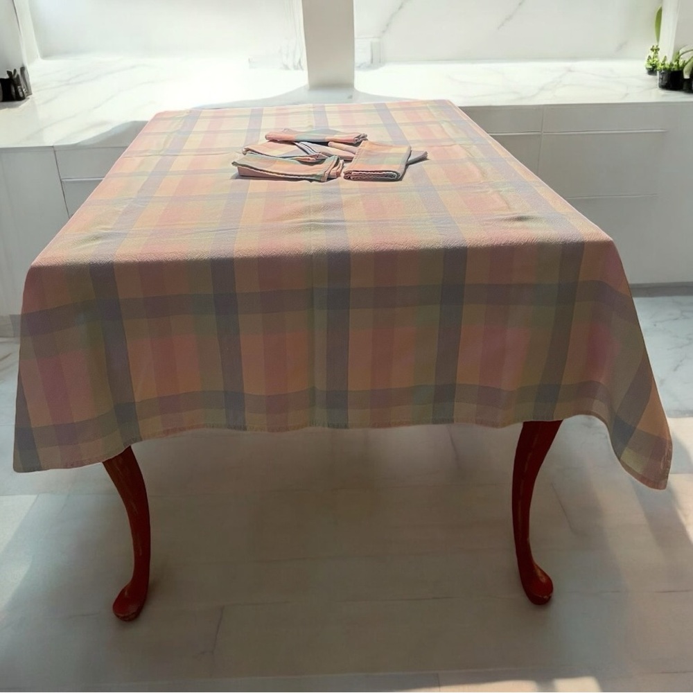 VTG AVON Plaid Tablecloth & Napkin Set
100% Cotton / LG Rectangular Lowest Price - Picture 3 of 5